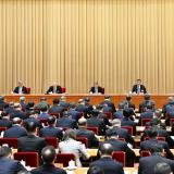 生长社区支持的居家养老，，扩大普惠养老服务